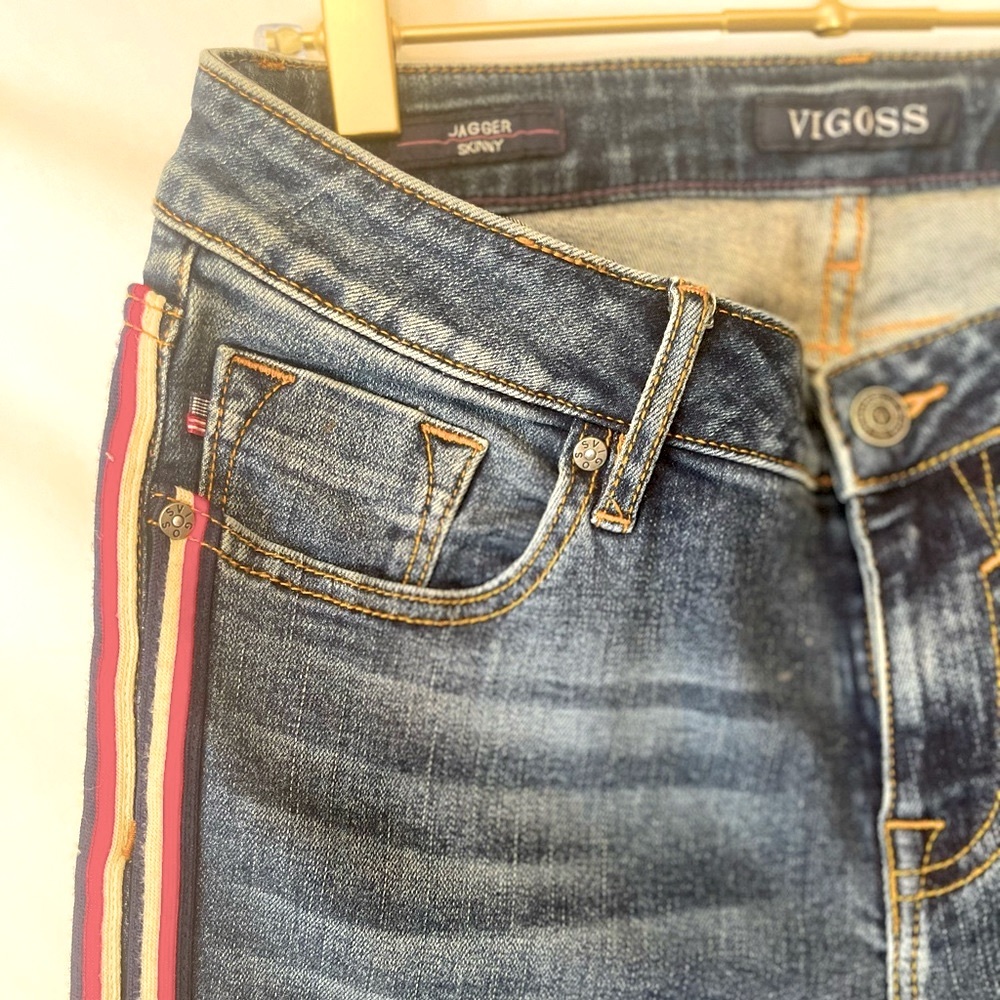 VIGOSS Jagger Crop Distressed Skinny Classic Jean w/ Patriotic Stripes - 27W 27L